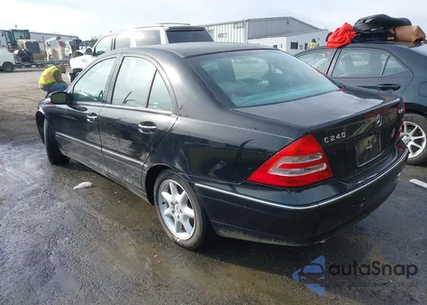 2004 Mercedes-Benz C 240 4Matic z USA, uszkodzony, nr VIN WDBRF81J24F470625